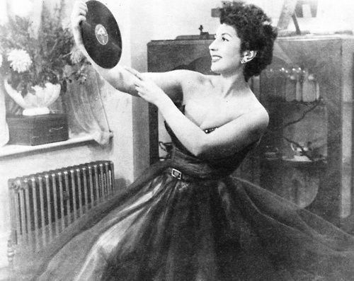 de565d5d80ca47f8aae75ff675d21485--vinyl-records-singers